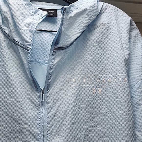 Powder Blue Under Armour Hooded Windbreaker, size M - Picture 3 of 5